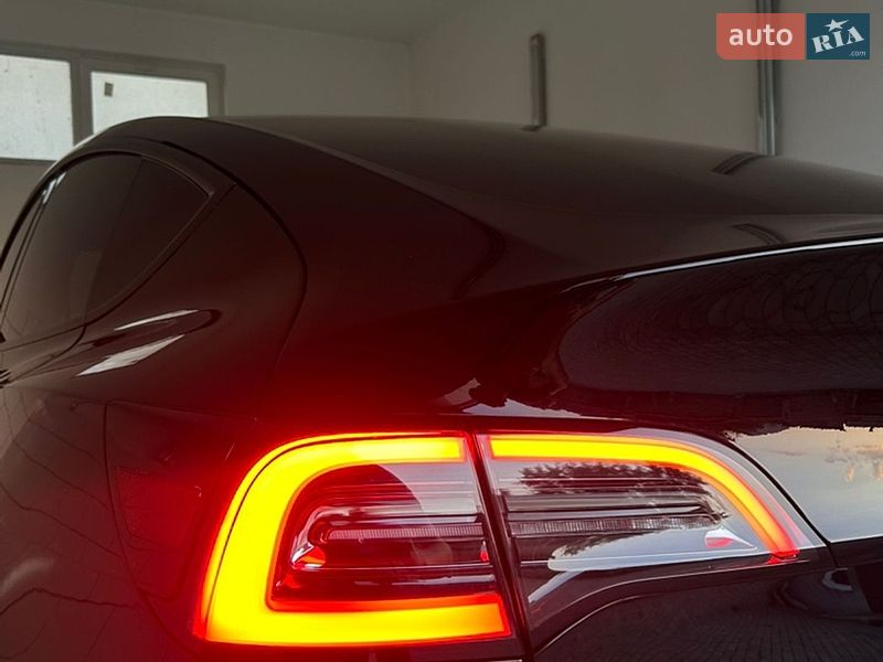 Позашляховик / Кросовер Tesla Model Y 2023 в Одесі фото 26 Позашляховик / Кросовер Tesla Model Y 2023 в Одесі
