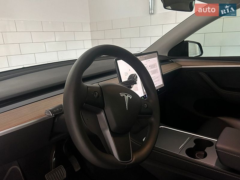 Позашляховик / Кросовер Tesla Model Y 2023 в Одесі фото 49 Позашляховик / Кросовер Tesla Model Y 2023 в Одесі