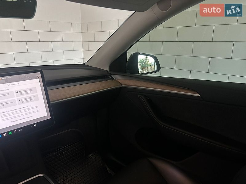 Позашляховик / Кросовер Tesla Model Y 2023 в Одесі фото 47 Позашляховик / Кросовер Tesla Model Y 2023 в Одесі