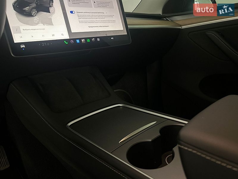 Позашляховик / Кросовер Tesla Model Y 2023 в Одесі фото 46 Позашляховик / Кросовер Tesla Model Y 2023 в Одесі