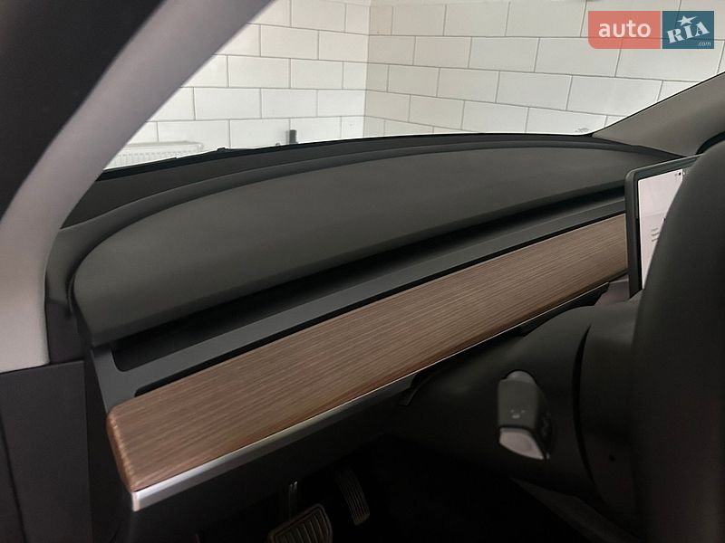 Позашляховик / Кросовер Tesla Model Y 2023 в Одесі фото 41 Позашляховик / Кросовер Tesla Model Y 2023 в Одесі