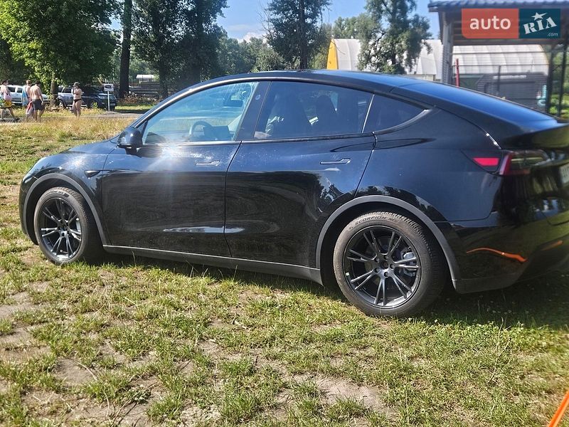 Внедорожник / Кроссовер Tesla Model Y 2024 в Киеве фото 13 Внедорожник / Кроссовер Tesla Model Y 2024 в Киеве