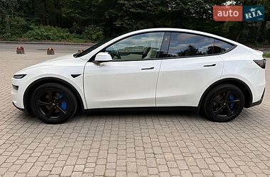 Позашляховик / Кросовер Tesla Model Y 2025 в Львові