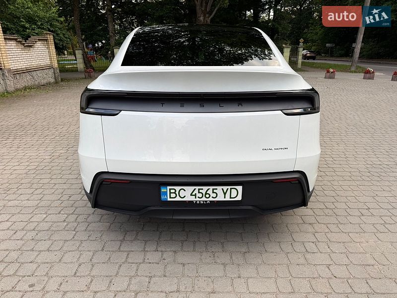 Позашляховик / Кросовер Tesla Model Y 2025 в Львові