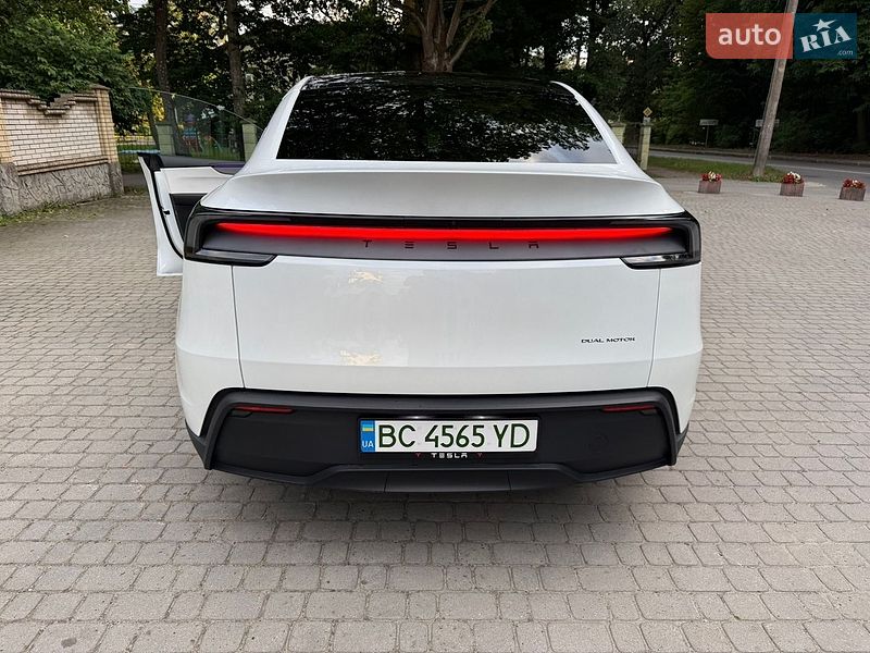 Позашляховик / Кросовер Tesla Model Y 2025 в Львові
