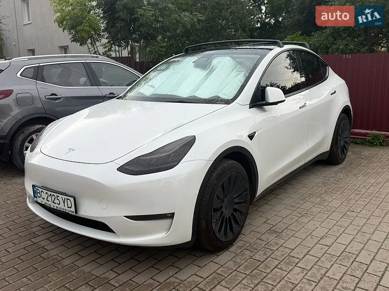 Tesla Model Y 2022