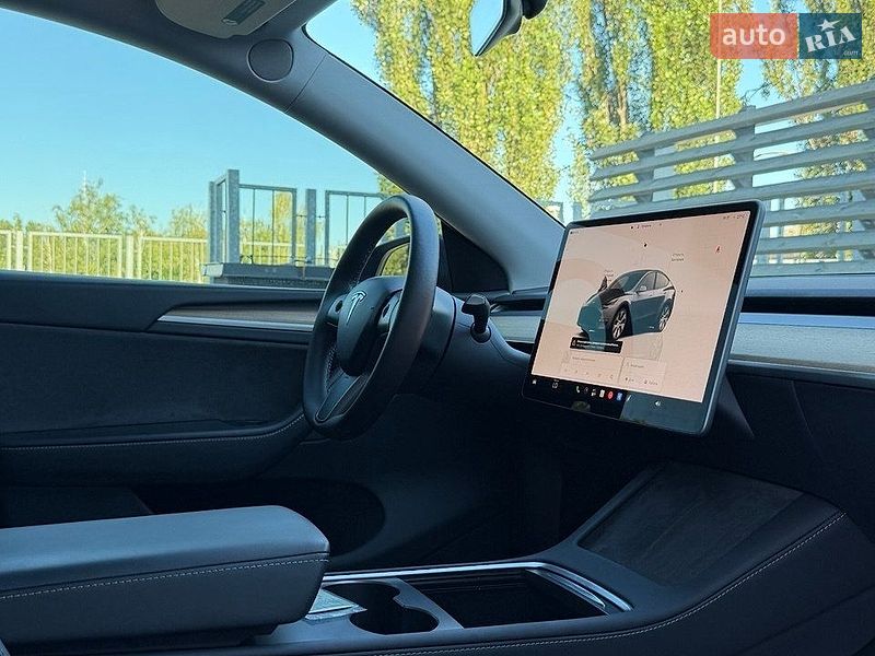 Позашляховик / Кросовер Tesla Model Y 2022 в Києві фото 13 Позашляховик / Кросовер Tesla Model Y 2022 в Києві