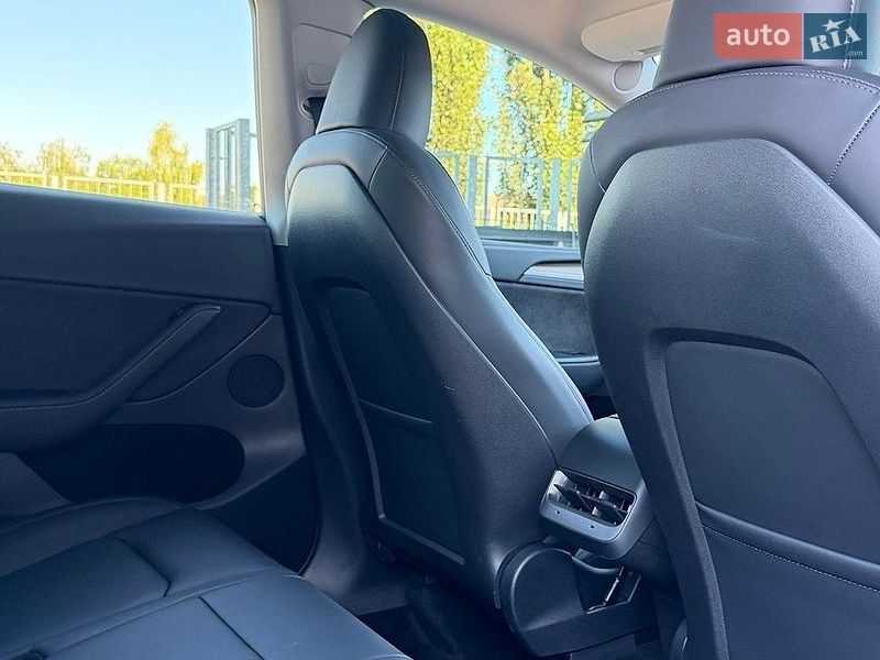 Позашляховик / Кросовер Tesla Model Y 2022 в Києві фото 15 Позашляховик / Кросовер Tesla Model Y 2022 в Києві