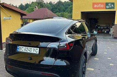 Позашляховик / Кросовер Tesla Model Y 2023 в Старому Самборі фото 9 Позашляховик / Кросовер Tesla Model Y 2023 в Старому Самборі