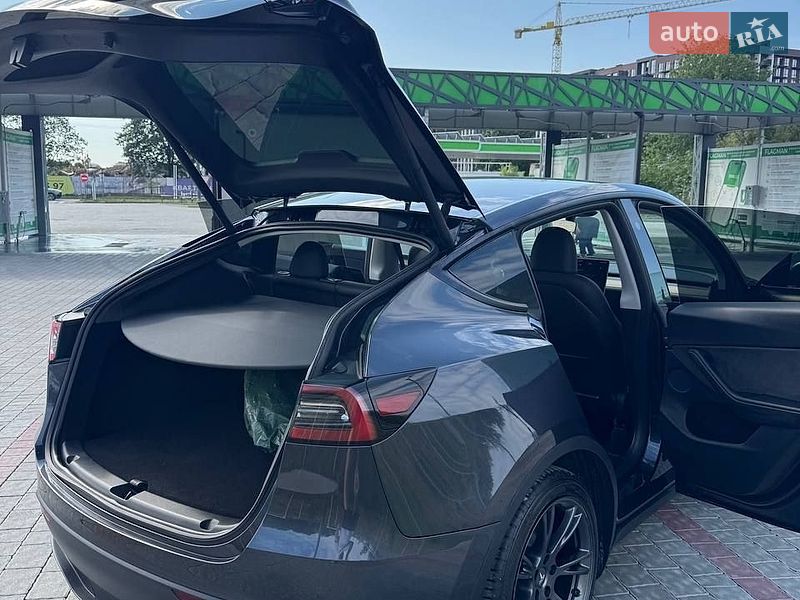 Внедорожник / Кроссовер Tesla Model Y 2024 в Ивано-Франковске