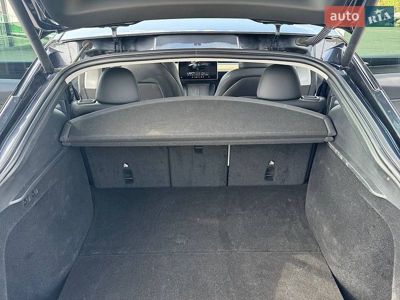 Внедорожник / Кроссовер Tesla Model Y 2024 в Ивано-Франковске