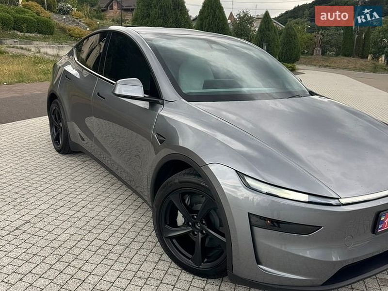 Внедорожник / Кроссовер Tesla Model Y 2025 в Львове