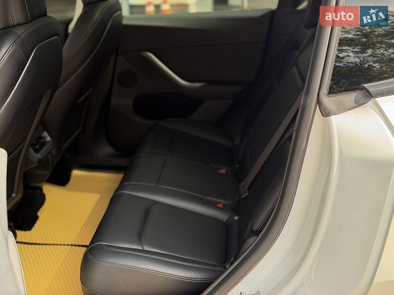Внедорожник / Кроссовер Tesla Model Y 2022 в Киеве