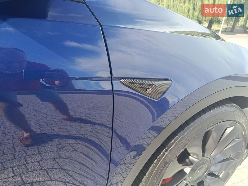 Внедорожник / Кроссовер Tesla Model Y 2023 в Львове