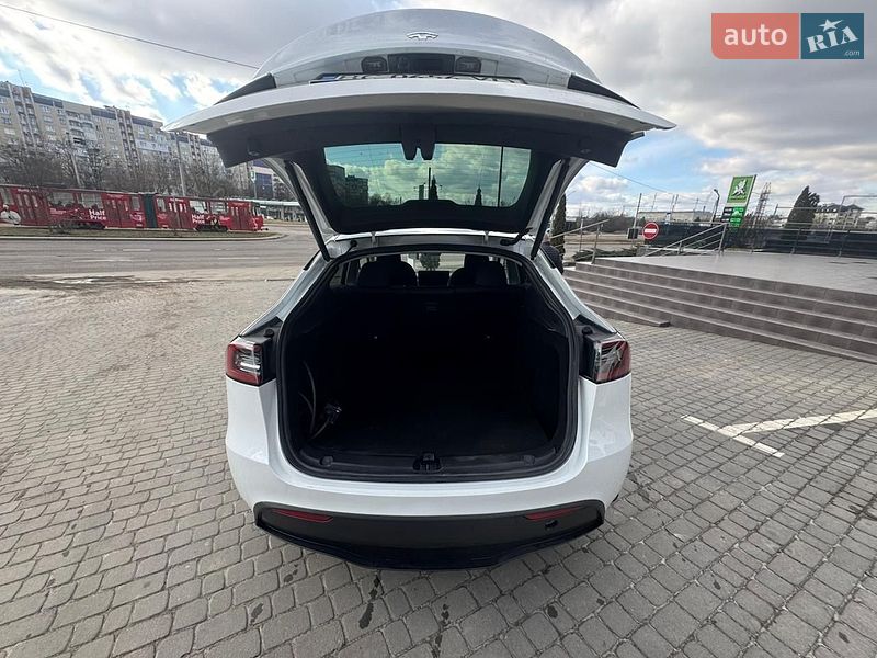 Позашляховик / Кросовер Tesla Model Y 2024 в Львові