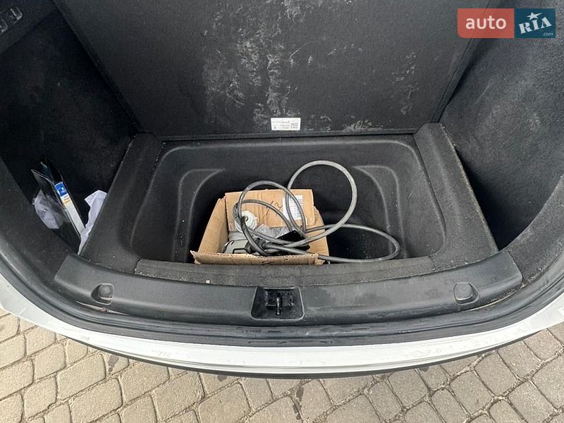 Позашляховик / Кросовер Tesla Model Y 2024 в Львові