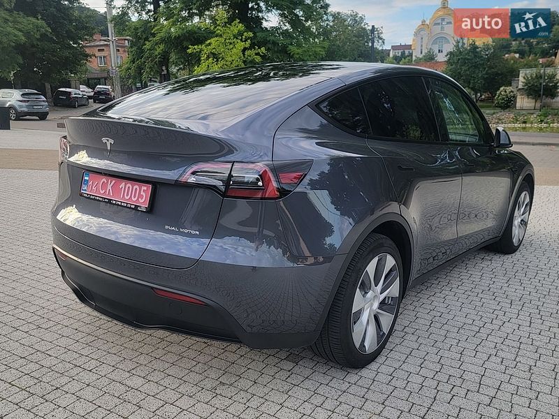 Внедорожник / Кроссовер Tesla Model Y 2023 в Львове