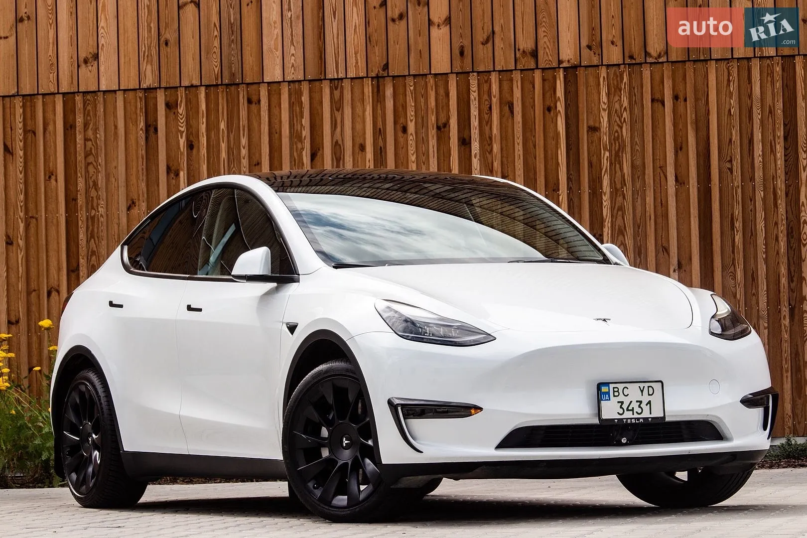 2024 Tesla Model Y - мініатюра 3