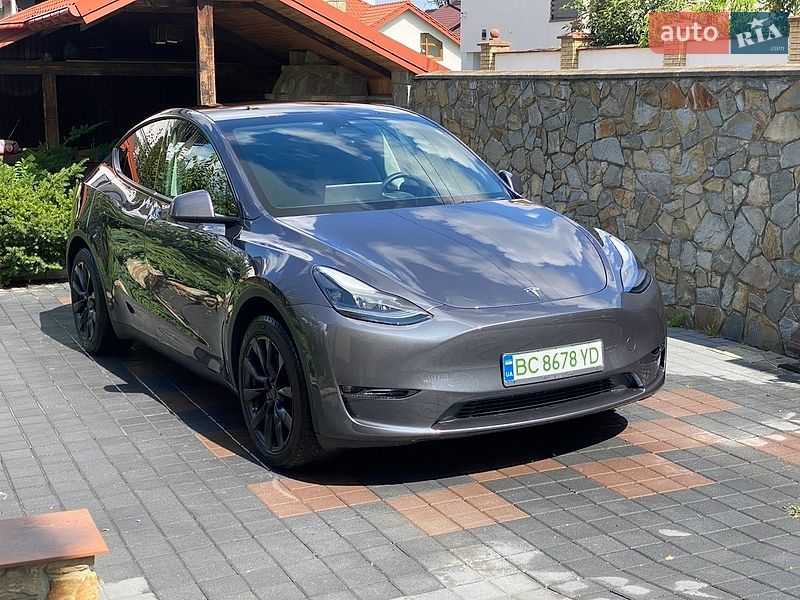 Tesla Model Y 2023