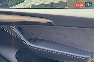 Внедорожник / Кроссовер Tesla Model Y 2023 в Трускавце