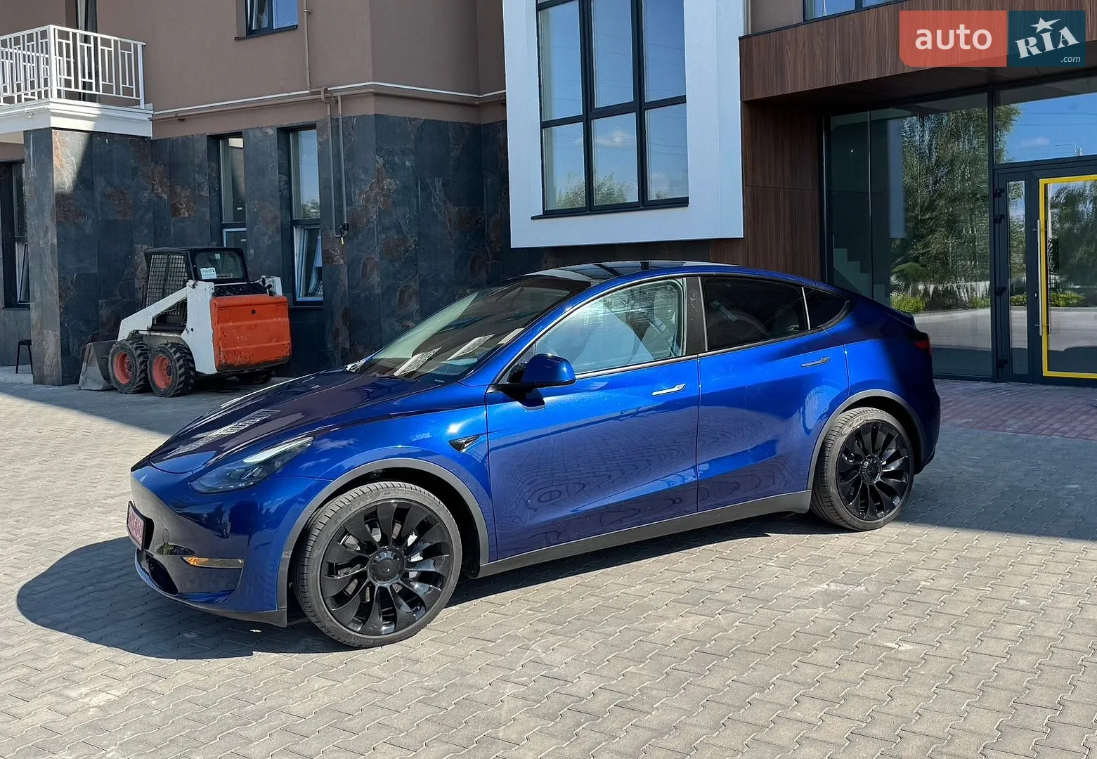 2024 Tesla Model Y - мініатюра 3