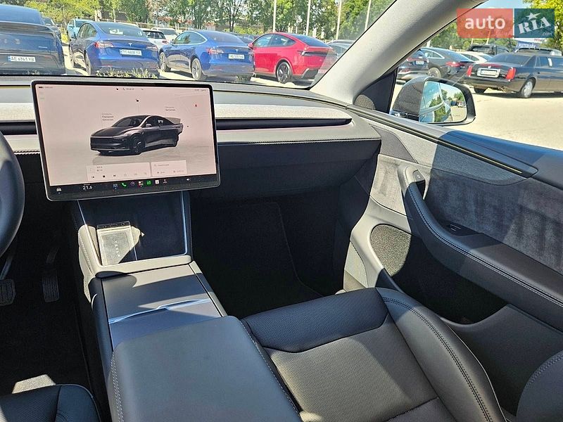Позашляховик / Кросовер Tesla Model Y 2025 в Дніпрі