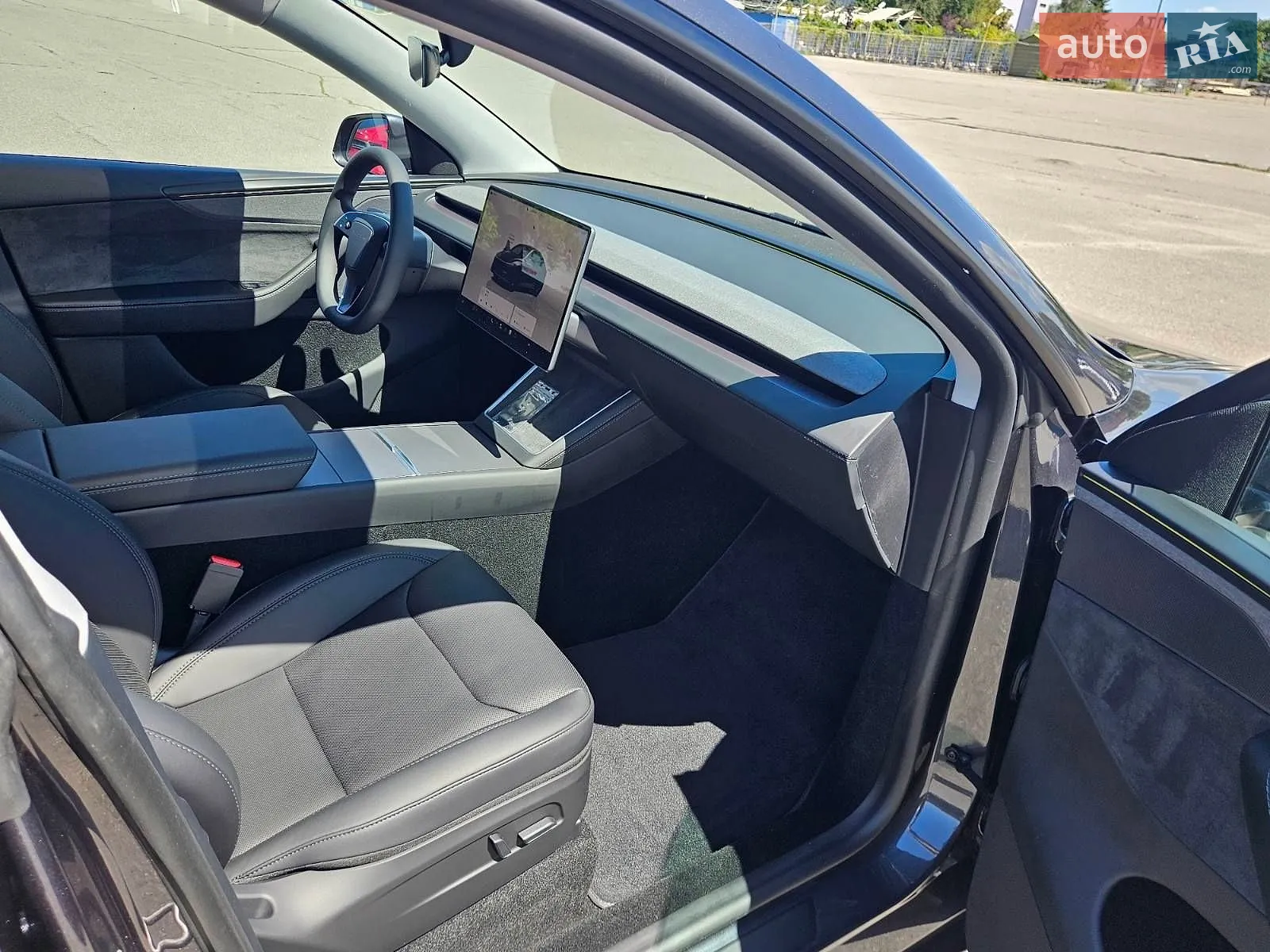 2025 Tesla Model Y - мініатюра 29