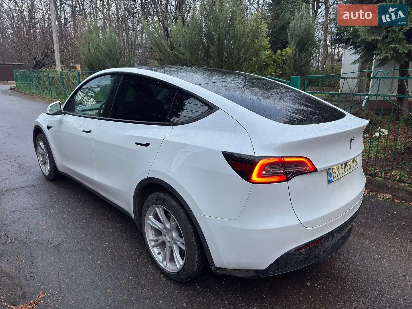 2022 Tesla Model Y - мініатюра 3