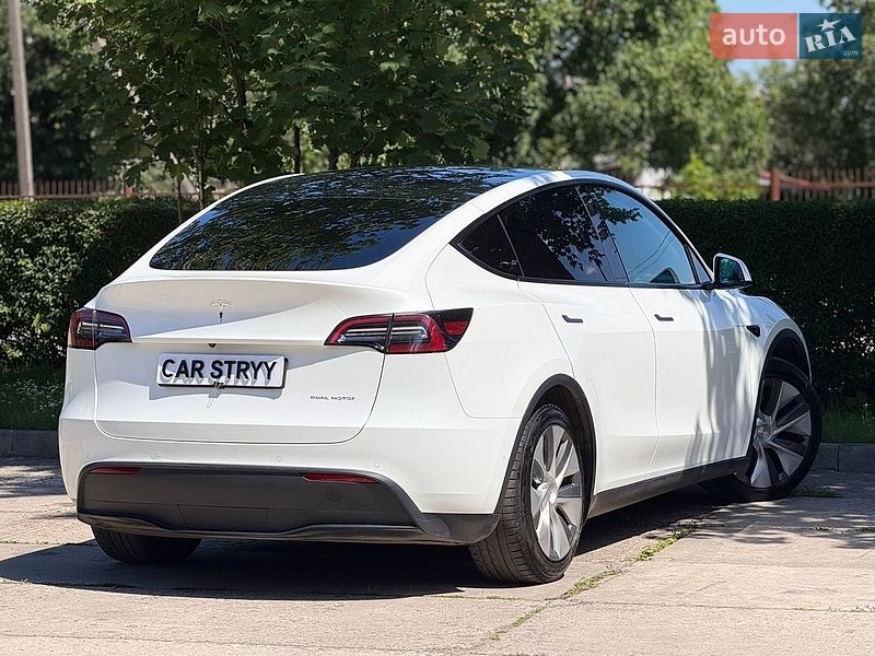 Позашляховик / Кросовер Tesla Model Y 2021 в Стрию