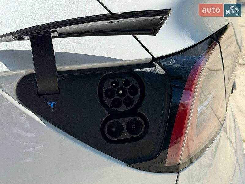 Позашляховик / Кросовер Tesla Model Y 2021 в Стрию