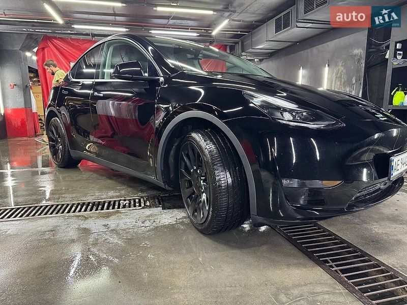 Позашляховик / Кросовер Tesla Model Y 2023 в Дніпрі