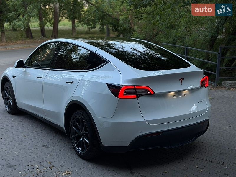 Позашляховик / Кросовер Tesla Model Y 2022 в Києві фото 6 Позашляховик / Кросовер Tesla Model Y 2022 в Києві