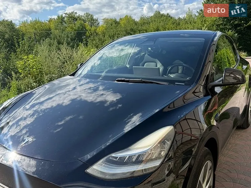 Tesla Model Y 2023