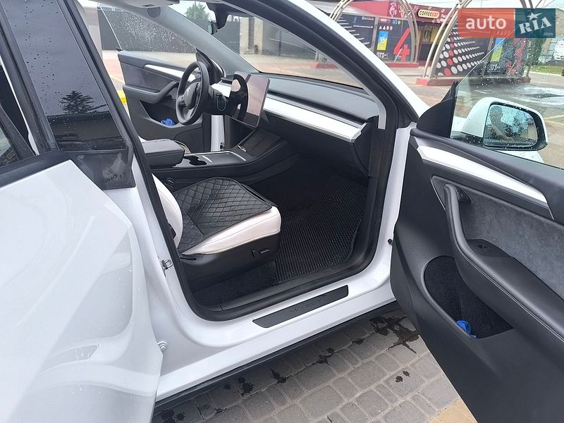 Позашляховик / Кросовер Tesla Model Y 2022 в Жашківу