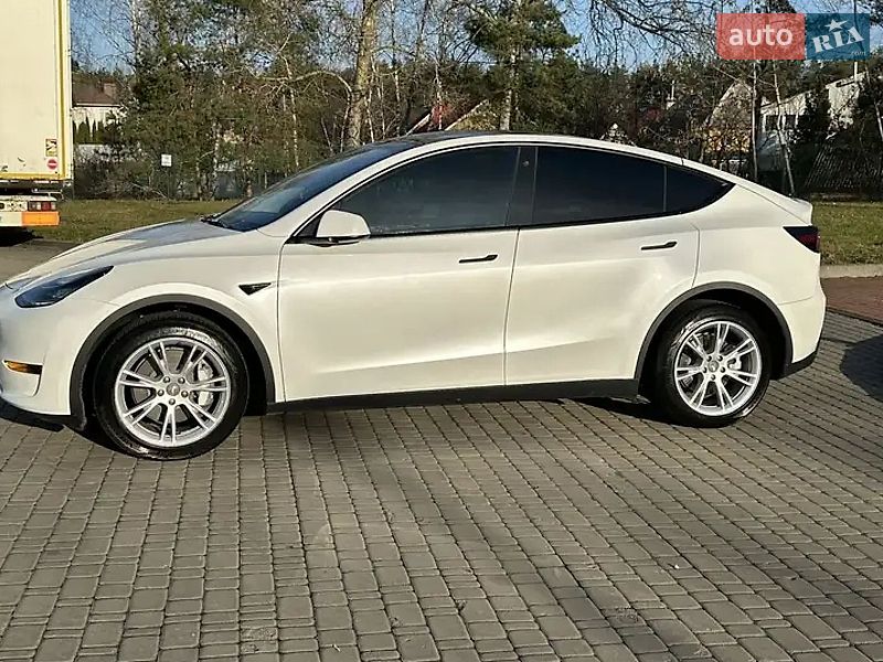 Tesla Model Y 2022