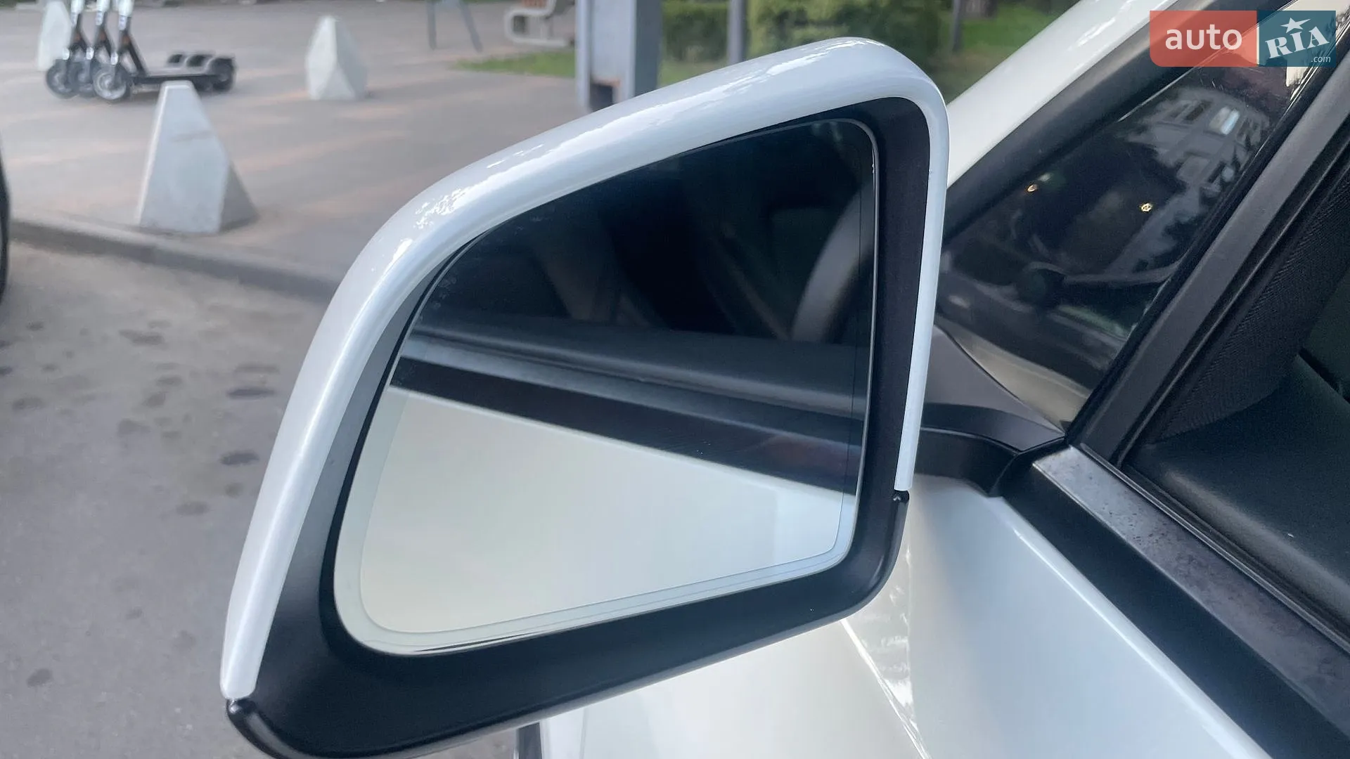 2024 Tesla Model Y - мініатюра 34