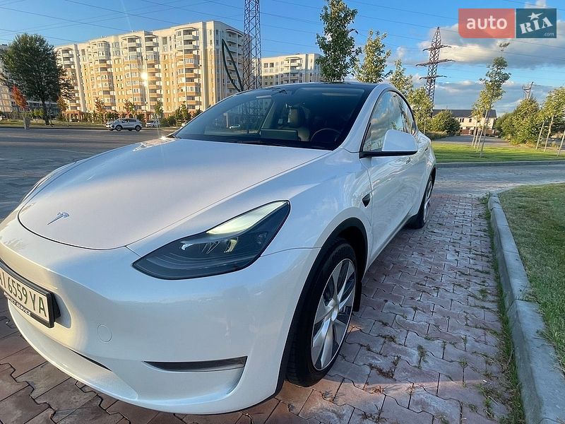 Позашляховик / Кросовер Tesla Model Y 2024 в Бучі