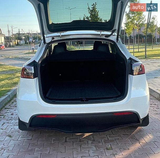 Позашляховик / Кросовер Tesla Model Y 2024 в Бучі