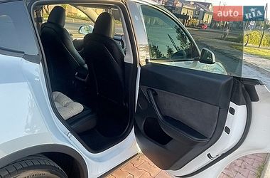 Позашляховик / Кросовер Tesla Model Y 2024 в Бучі