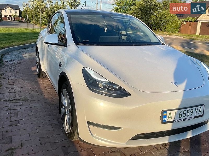 Позашляховик / Кросовер Tesla Model Y 2024 в Бучі