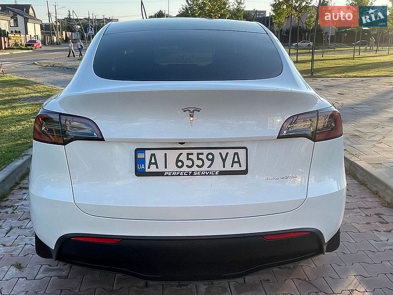 Позашляховик / Кросовер Tesla Model Y 2024 в Бучі