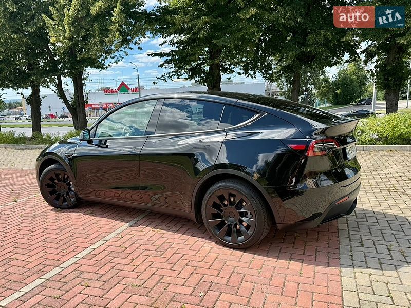 Позашляховик / Кросовер Tesla Model Y 2021 в Харкові