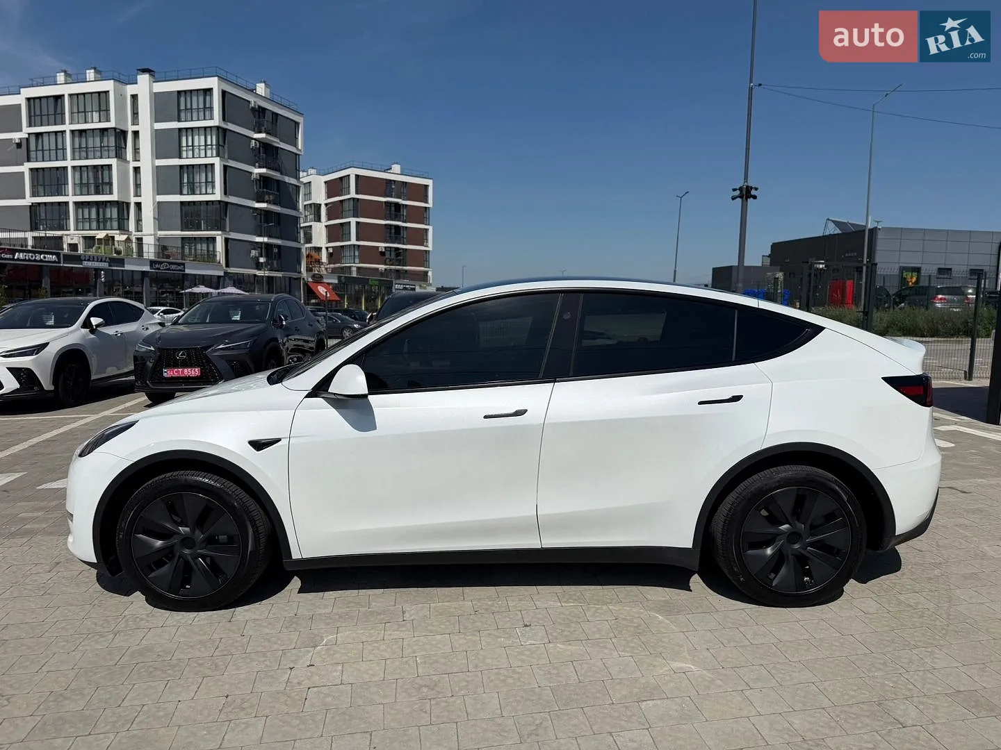 2024 Tesla Model Y - мініатюра 8