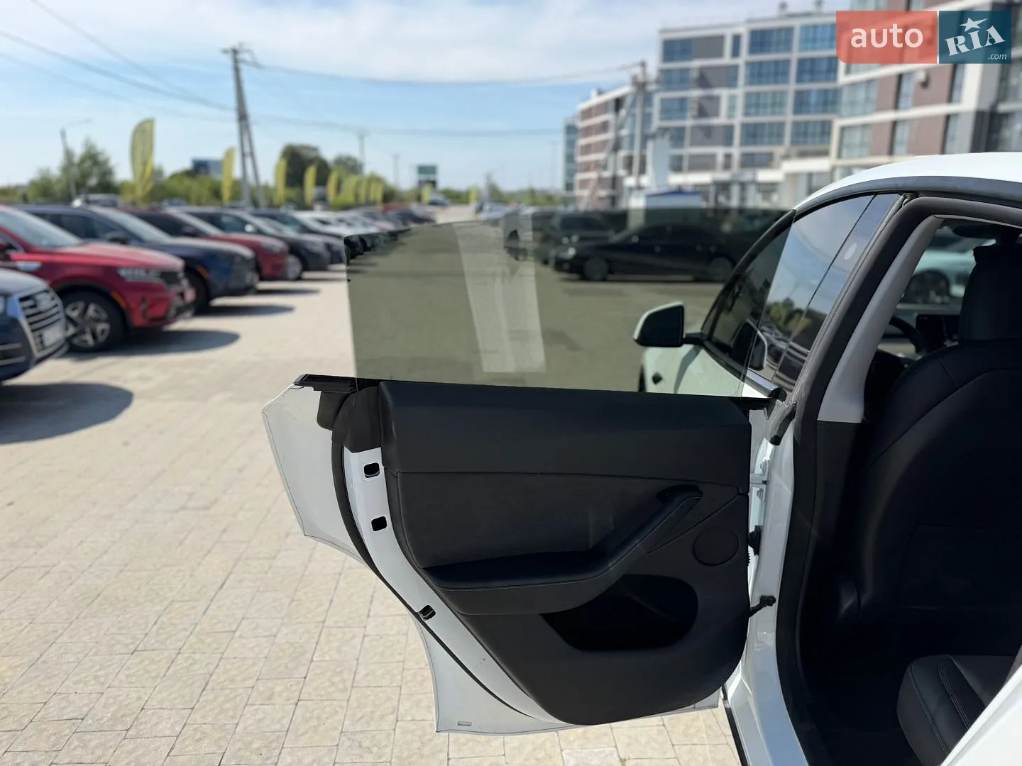 2024 Tesla Model Y - мініатюра 23