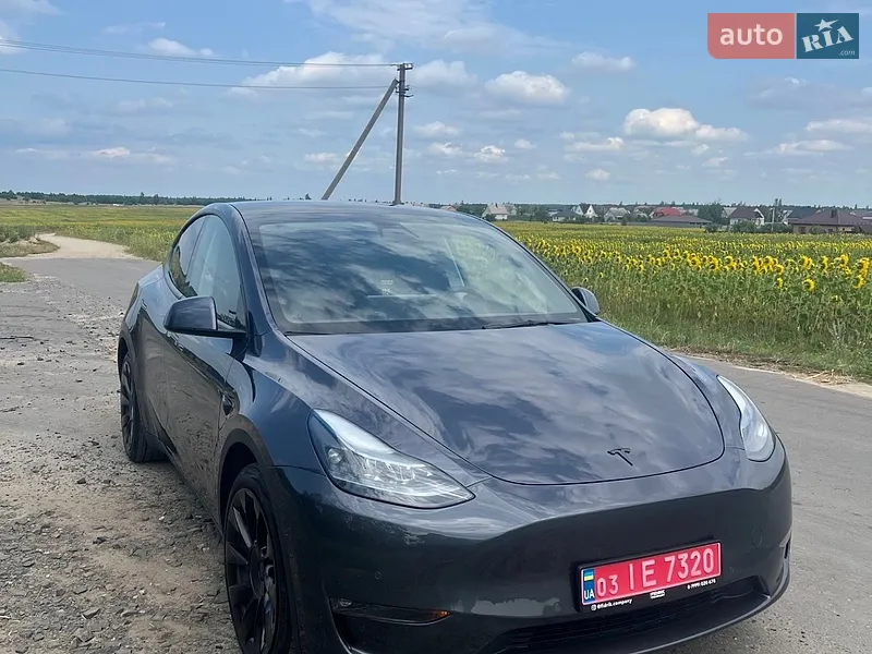 Tesla Model Y 2021