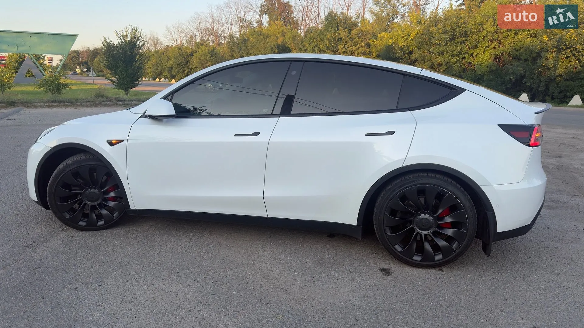 2021 Tesla Model Y - мініатюра 3
