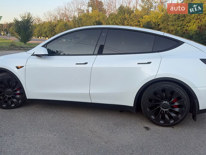 Внедорожник / Кроссовер Tesla Model Y 2021 в Харькове