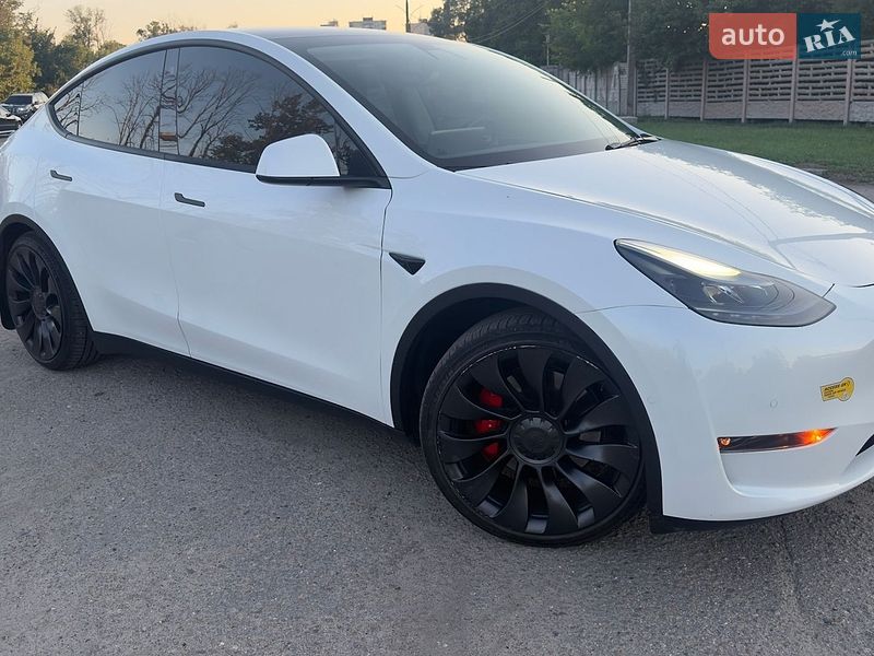 Внедорожник / Кроссовер Tesla Model Y 2021 в Харькове