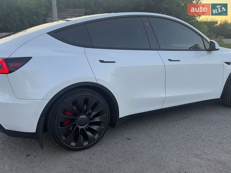 Внедорожник / Кроссовер Tesla Model Y 2021 в Харькове