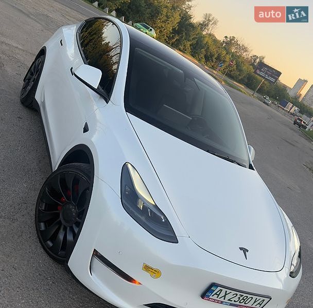 Внедорожник / Кроссовер Tesla Model Y 2021 в Харькове